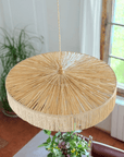 Suspension Parasol - Luminaire raphia et franges fait main
