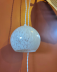 Baladeuse Clichy Blanche - Luminaire vintage globe en verre