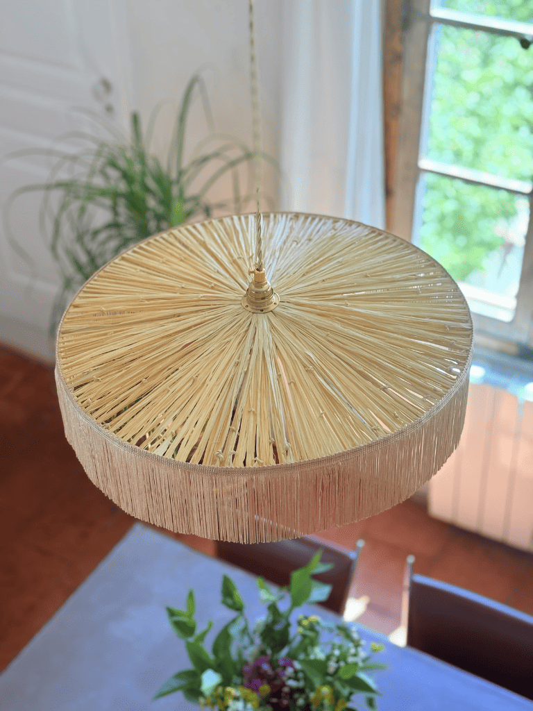 Suspension Parasol - Luminaire raphia et franges fait main