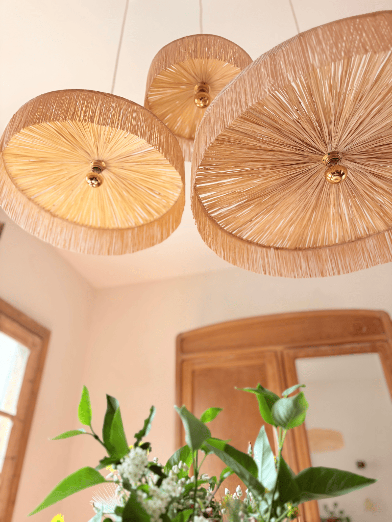 Suspension Parasol Trio - Luminaire raphia et franges fait main